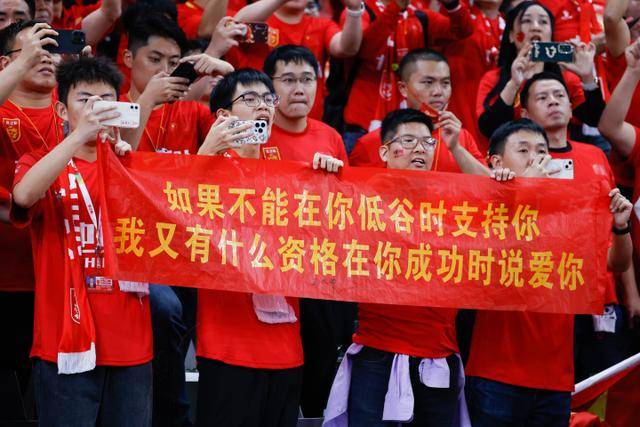 阿森纳强势击败曼城，新教练马雷斯卡首战惨遭失利